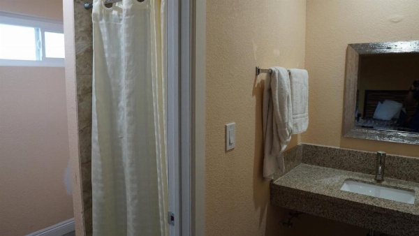 Holly Crest Hotel - Los Angeles, LAX Airport image 11