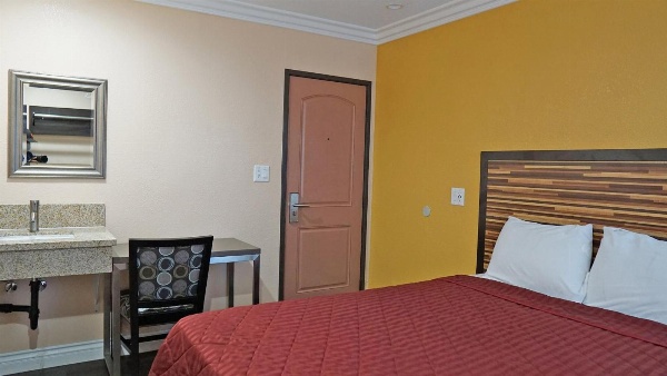 Holly Crest Hotel - Los Angeles, LAX Airport Main image